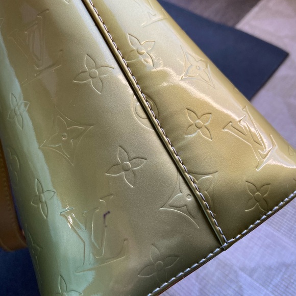 Authentic Louis Vuitton Vernis tote - Picture 8 of 16